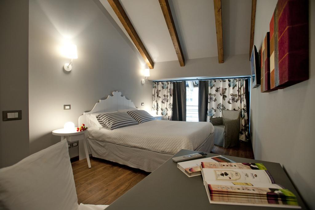 Bed and Breakfast Vinoteca La Sacrestia Альба Номер фото